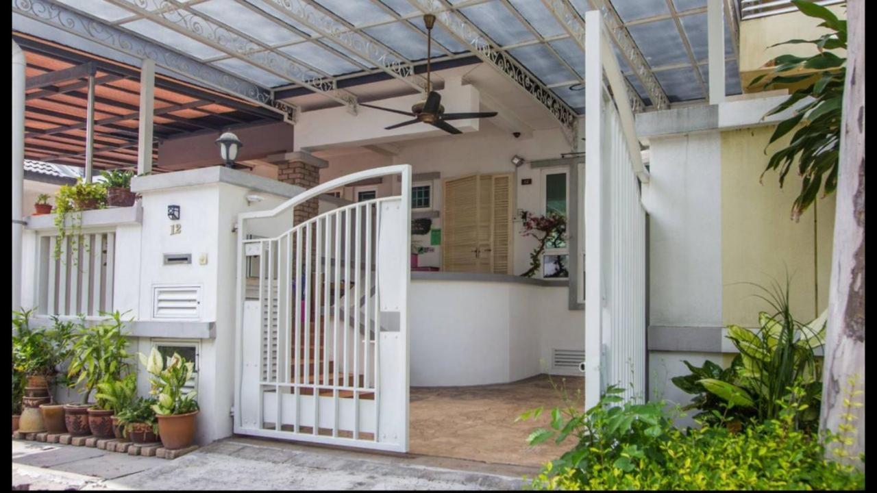 Nautilus Bay Home Inn George Town Exteriör bild
