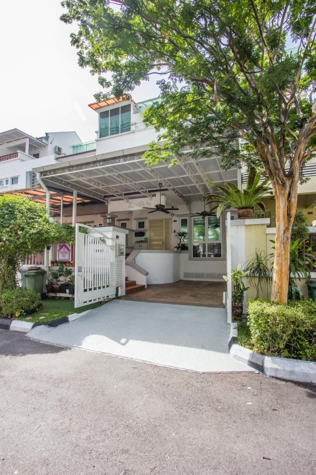 Nautilus Bay Home Inn George Town Exteriör bild
